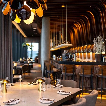 Radisson Blu Hotel At Porsche Design Tower 斯图加特 外观 照片