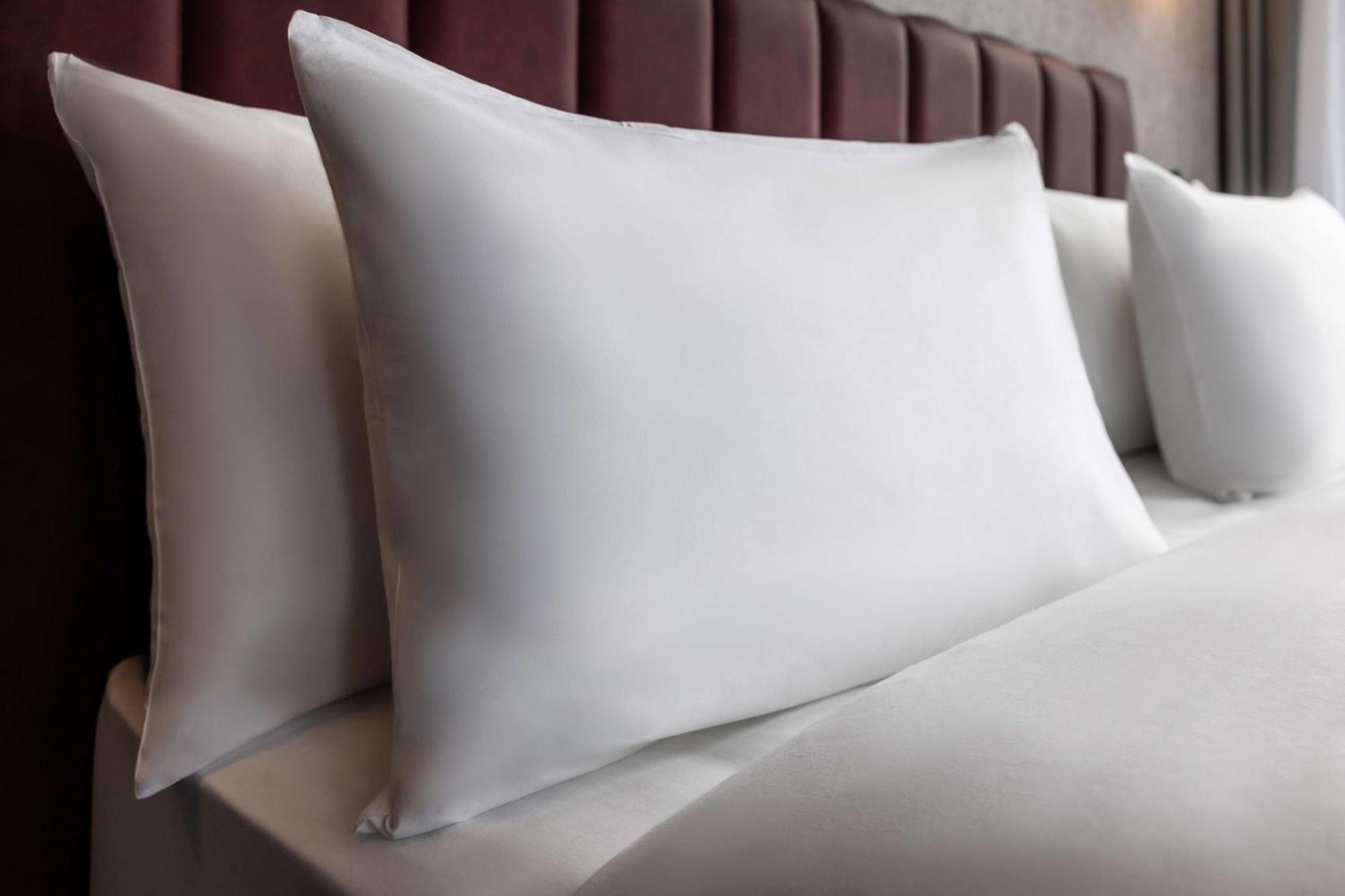 Radisson Blu Hotel At Porsche Design Tower 斯图加特 外观 照片