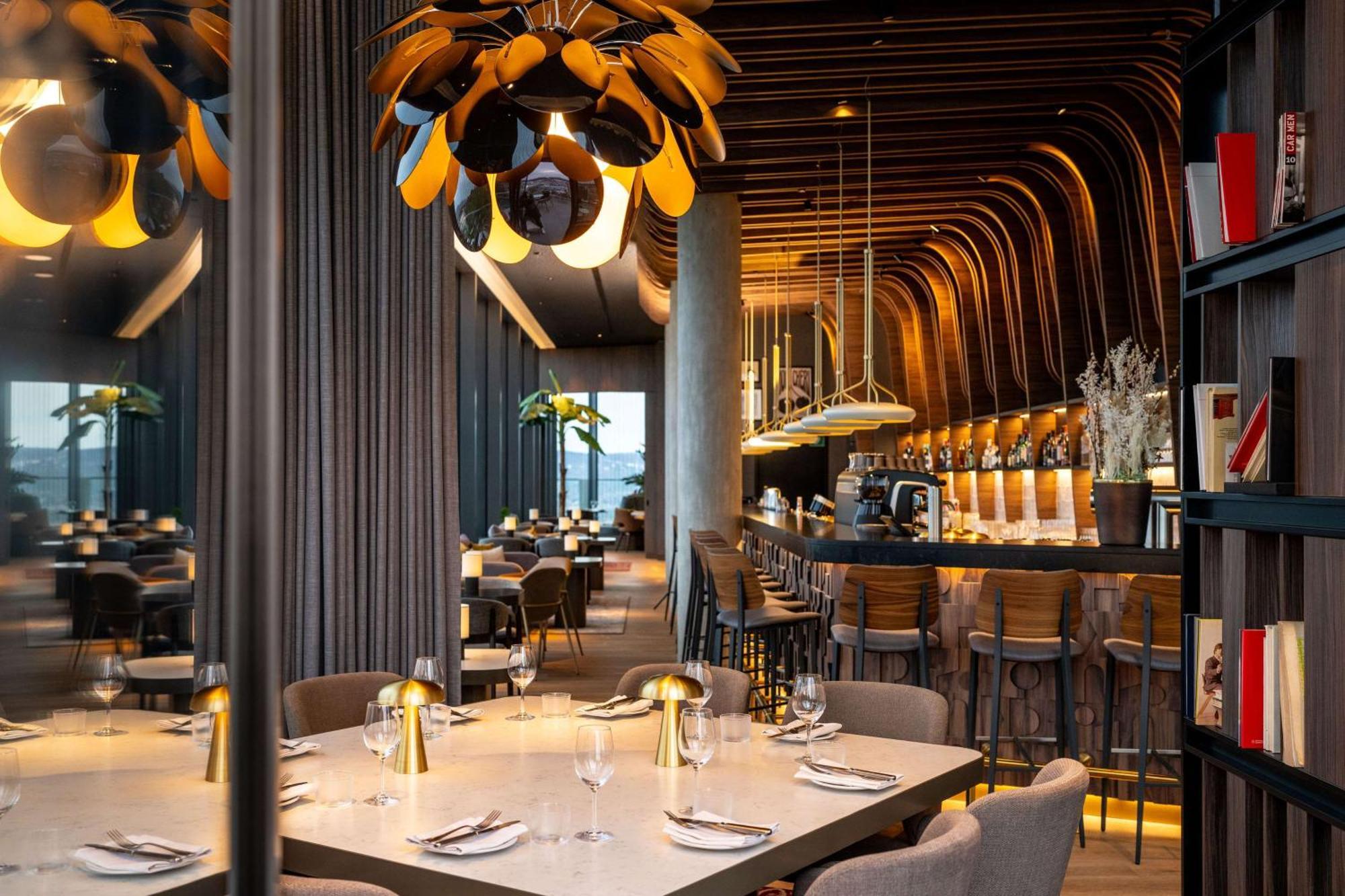 Radisson Blu Hotel At Porsche Design Tower 斯图加特 外观 照片