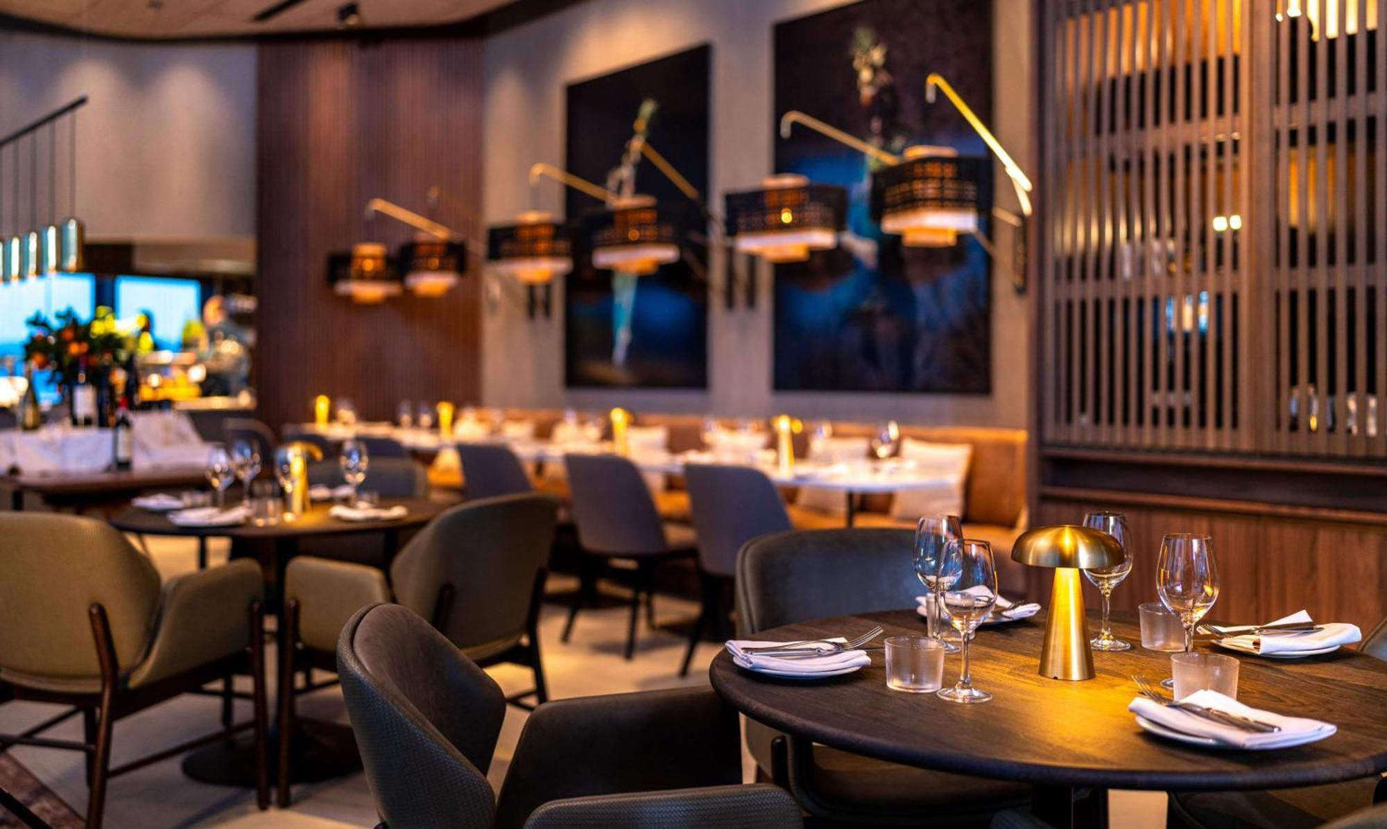 Radisson Blu Hotel At Porsche Design Tower 斯图加特 外观 照片