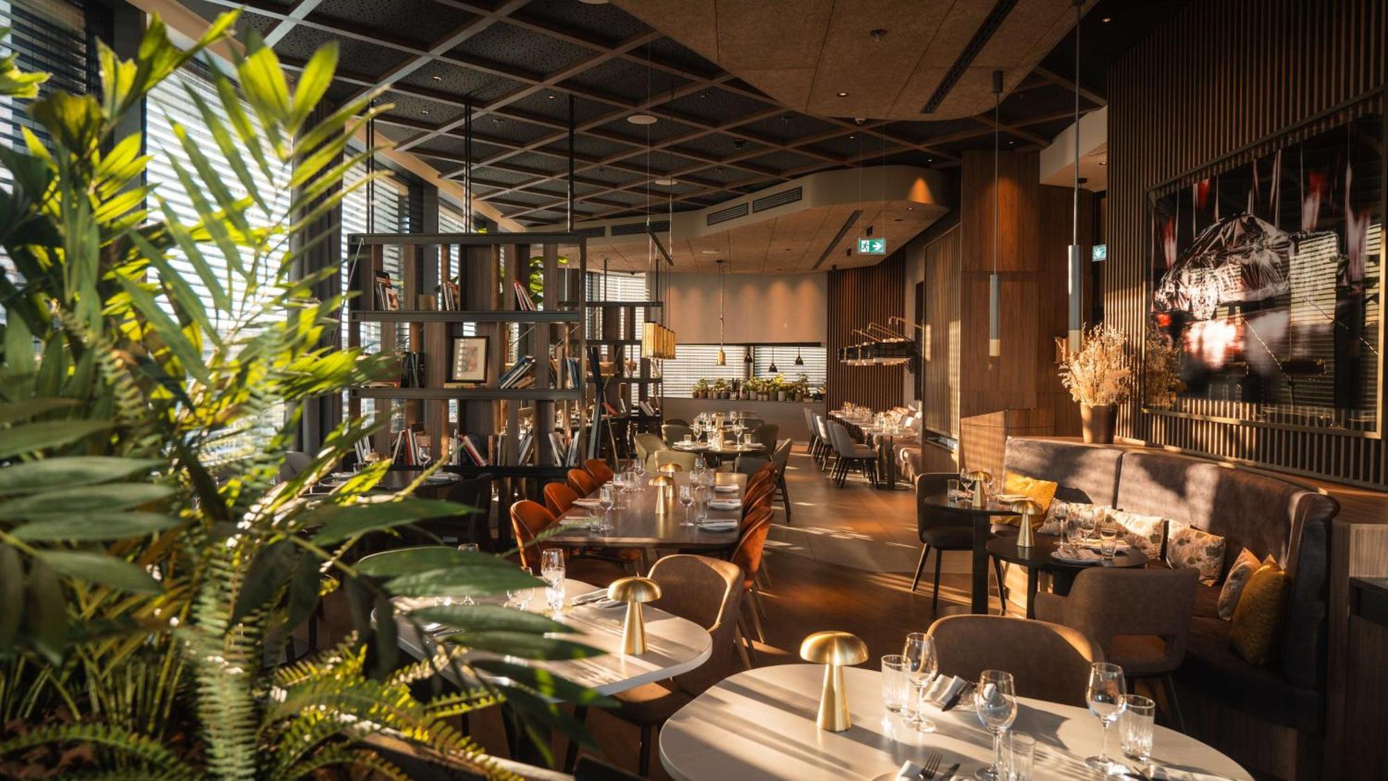 Radisson Blu Hotel At Porsche Design Tower 斯图加特 外观 照片