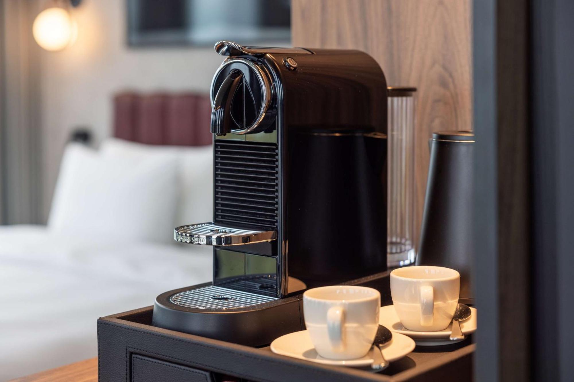 Radisson Blu Hotel At Porsche Design Tower 斯图加特 外观 照片