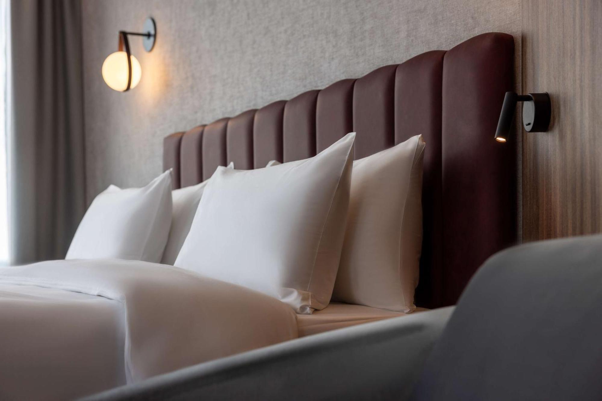 Radisson Blu Hotel At Porsche Design Tower 斯图加特 外观 照片