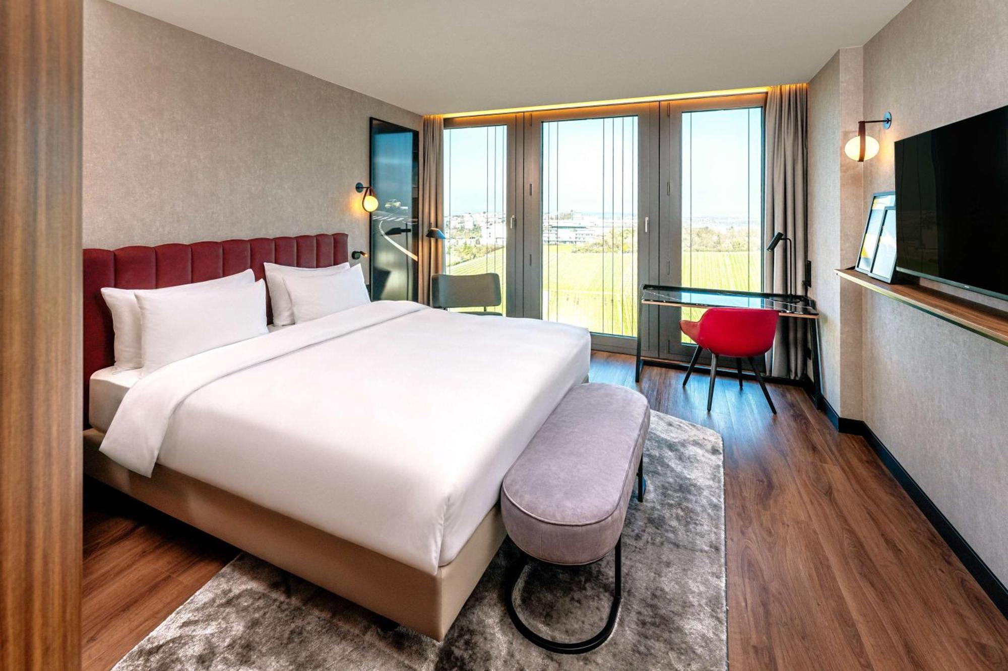 Radisson Blu Hotel At Porsche Design Tower 斯图加特 外观 照片