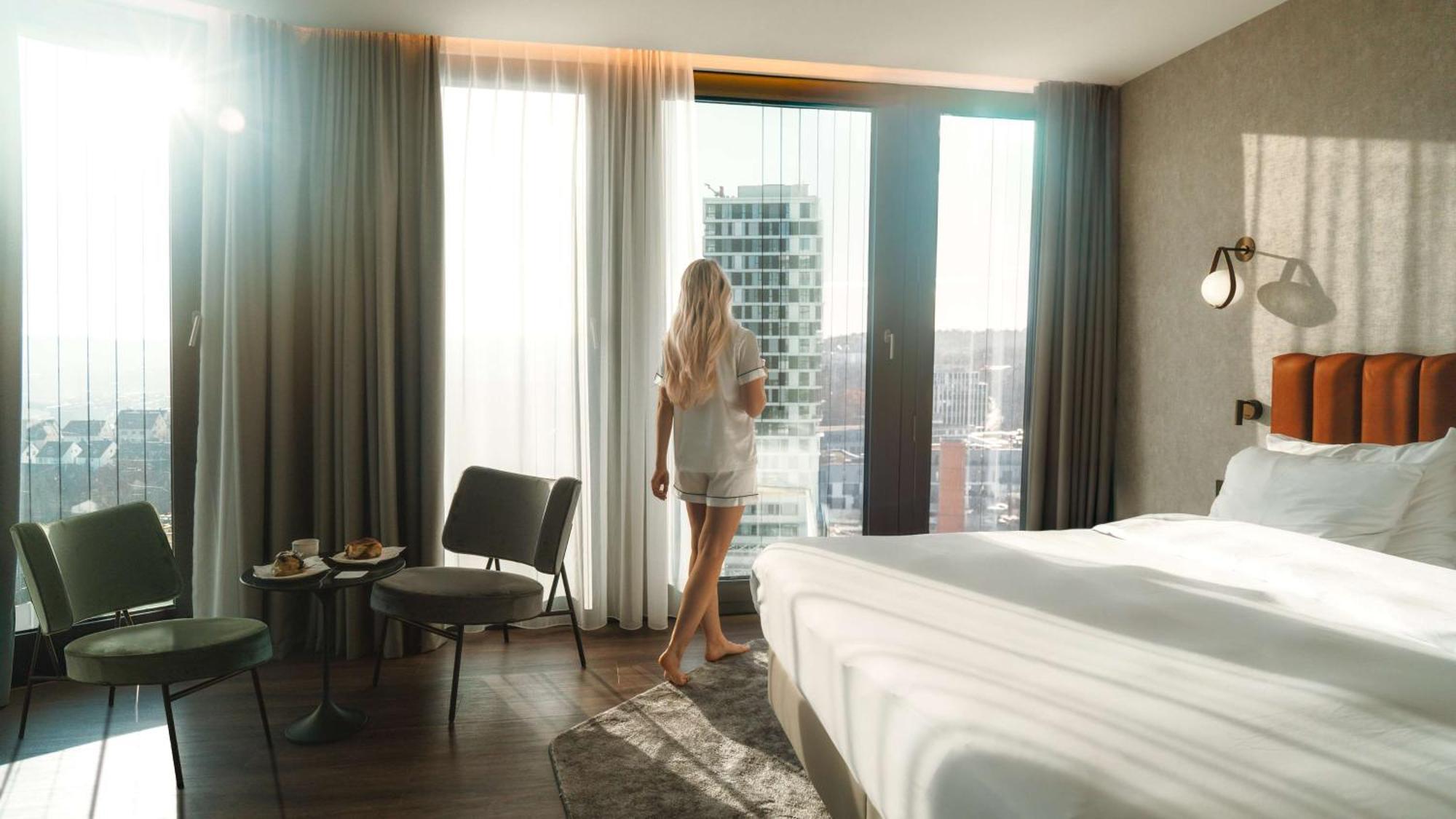 Radisson Blu Hotel At Porsche Design Tower 斯图加特 外观 照片