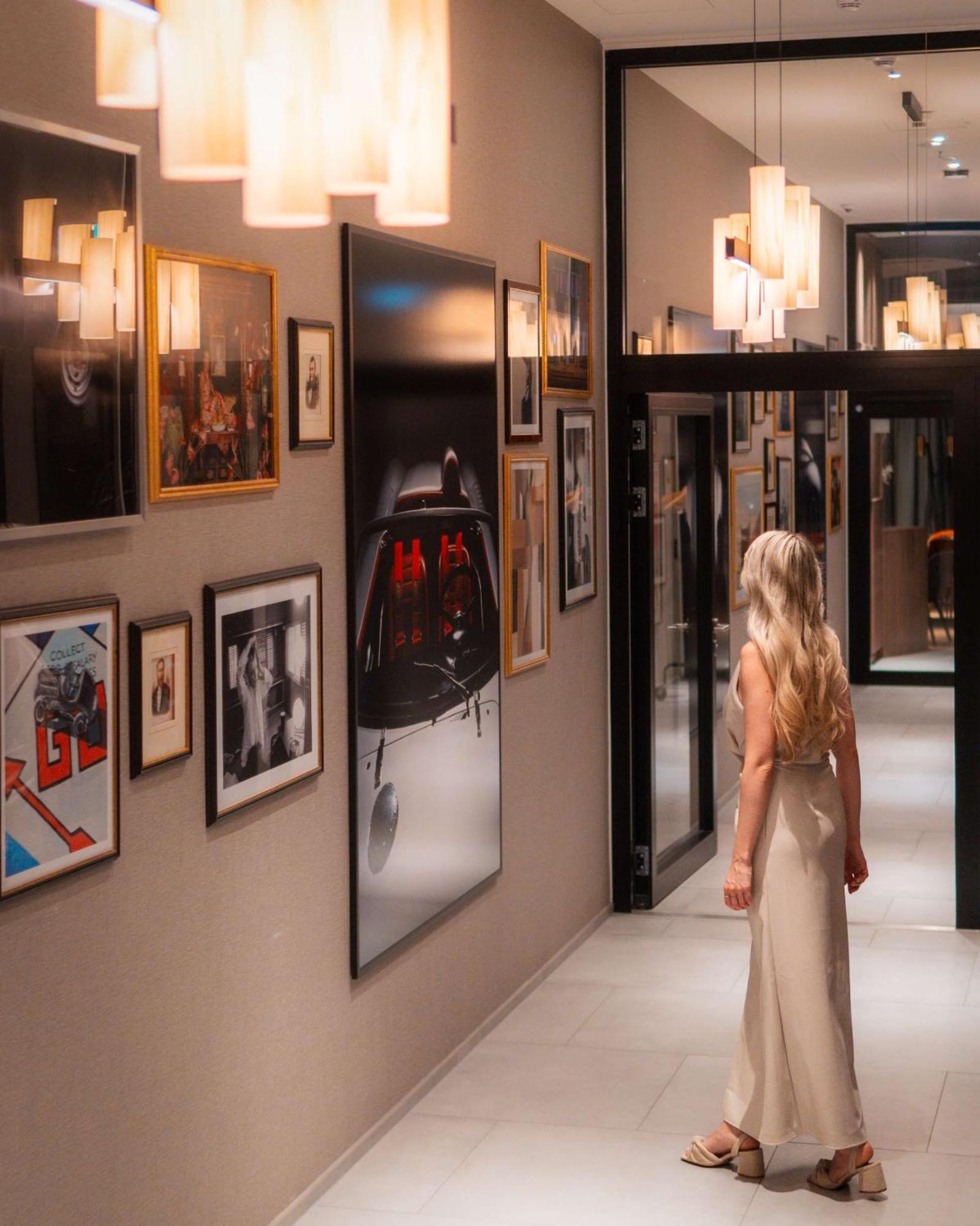 Radisson Blu Hotel At Porsche Design Tower 斯图加特 外观 照片
