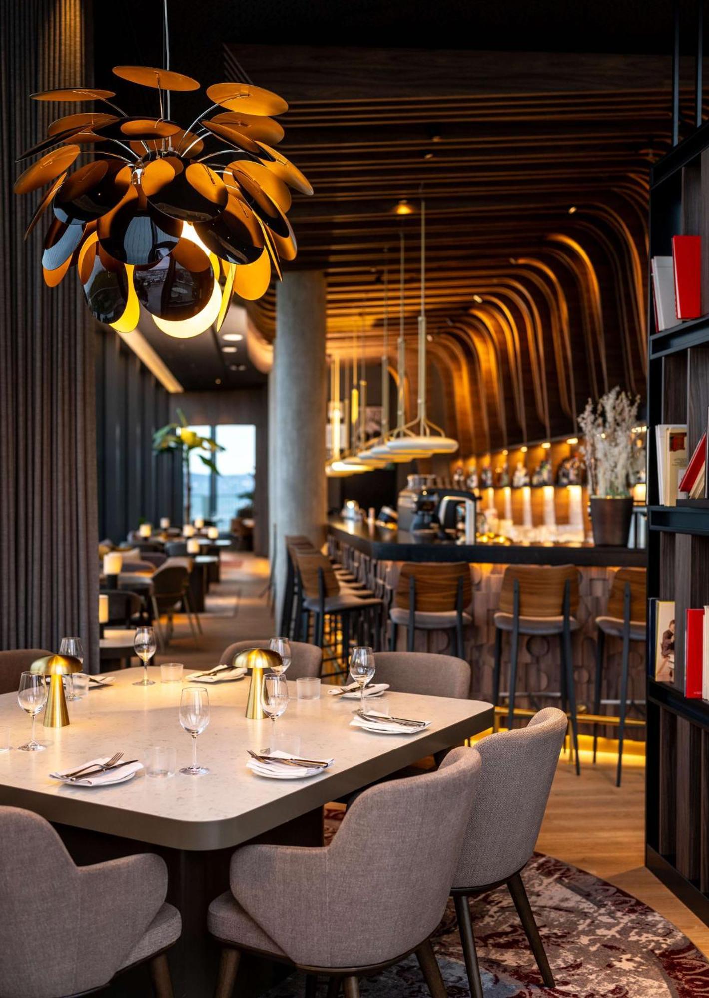 Radisson Blu Hotel At Porsche Design Tower 斯图加特 外观 照片