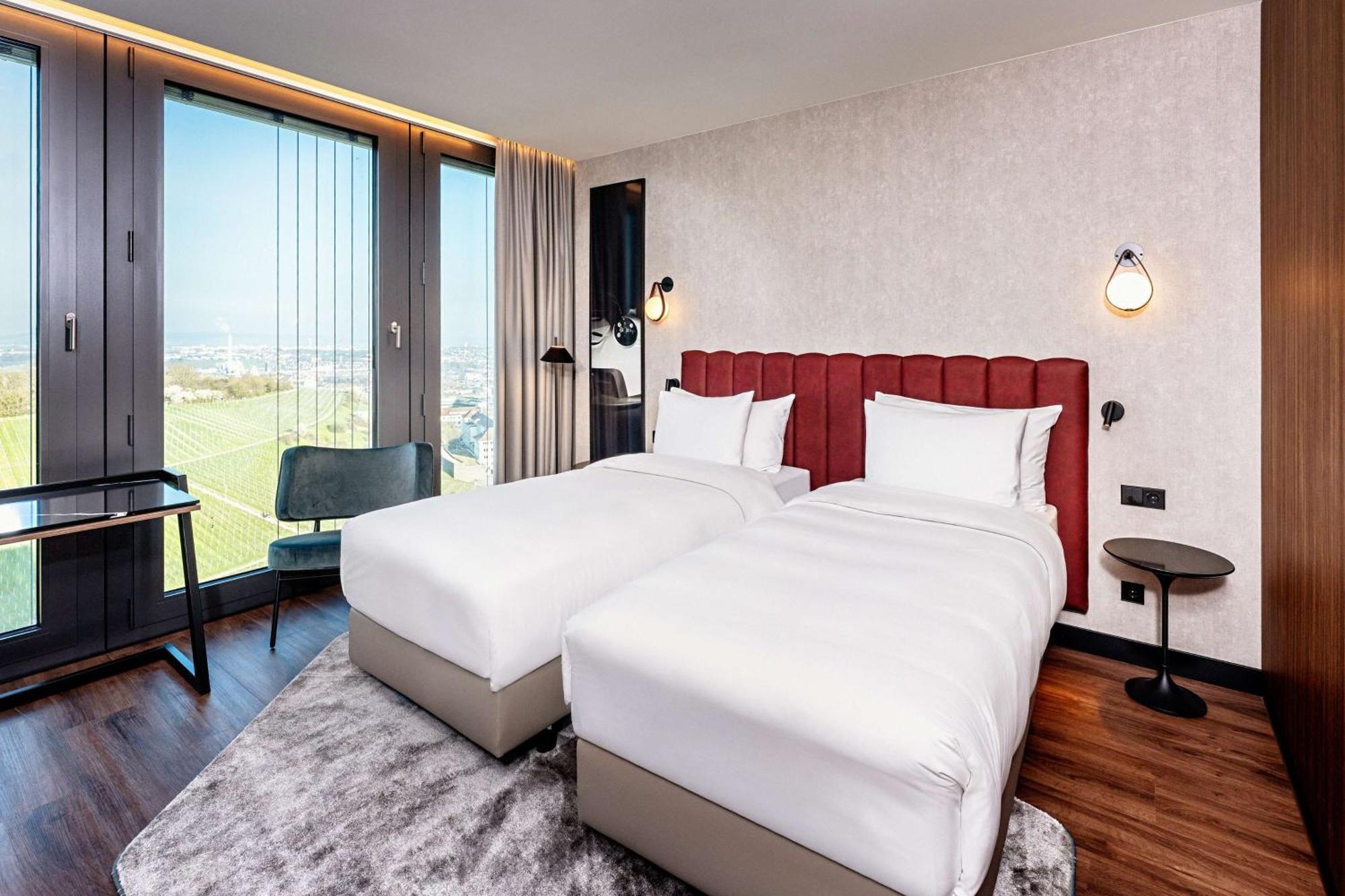Radisson Blu Hotel At Porsche Design Tower 斯图加特 外观 照片