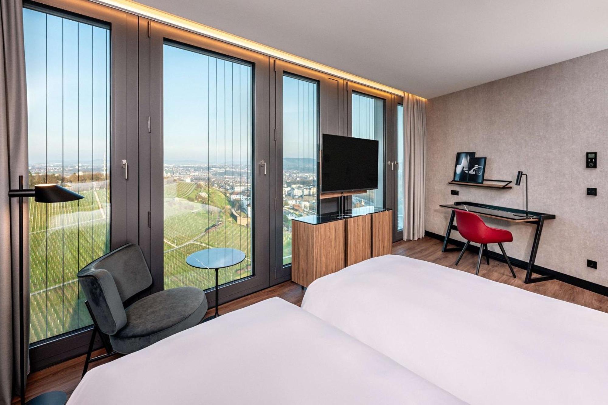 Radisson Blu Hotel At Porsche Design Tower 斯图加特 外观 照片