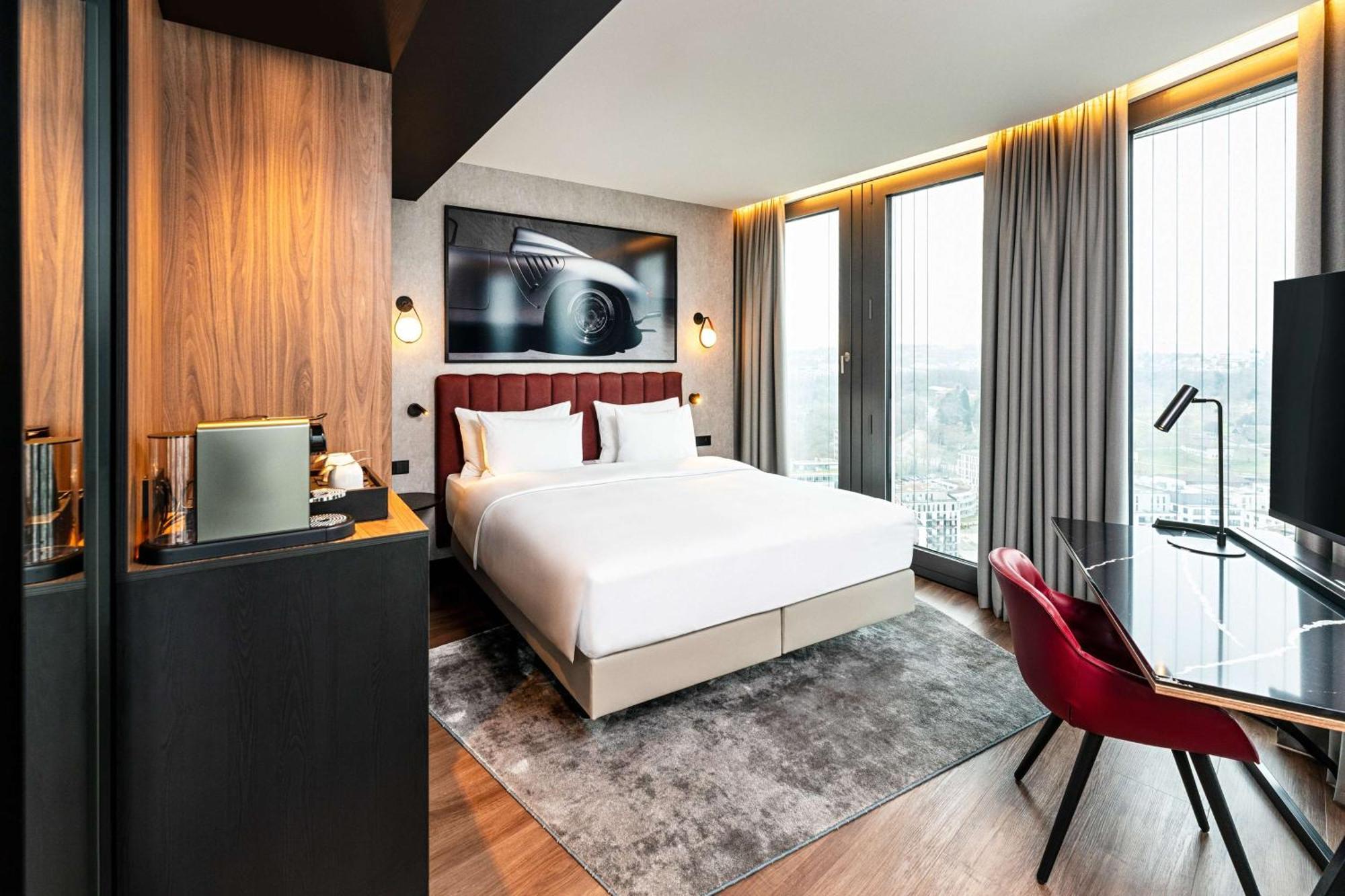 Radisson Blu Hotel At Porsche Design Tower 斯图加特 外观 照片