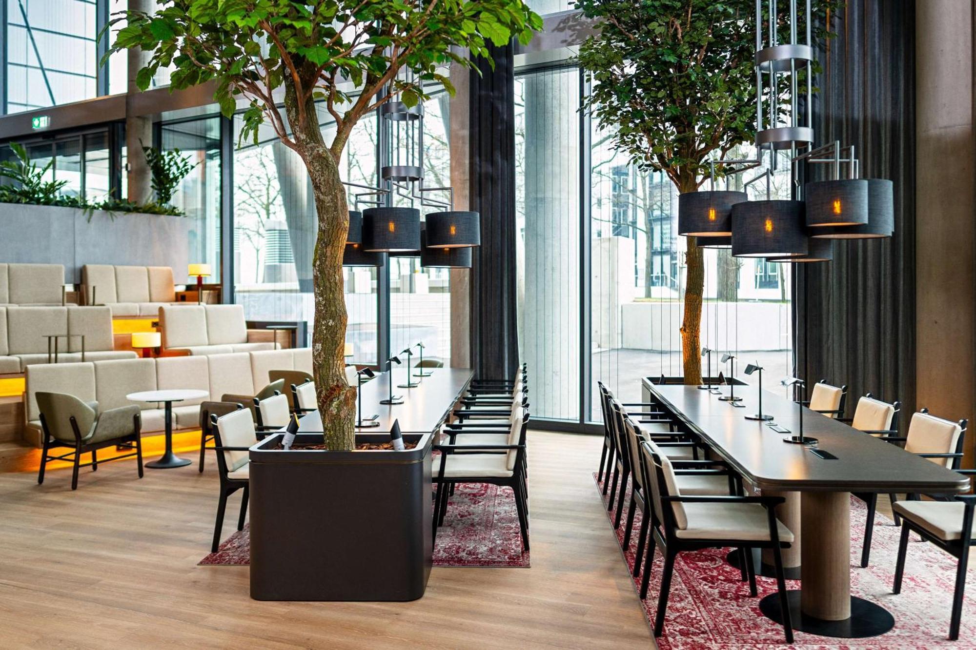Radisson Blu Hotel At Porsche Design Tower 斯图加特 外观 照片
